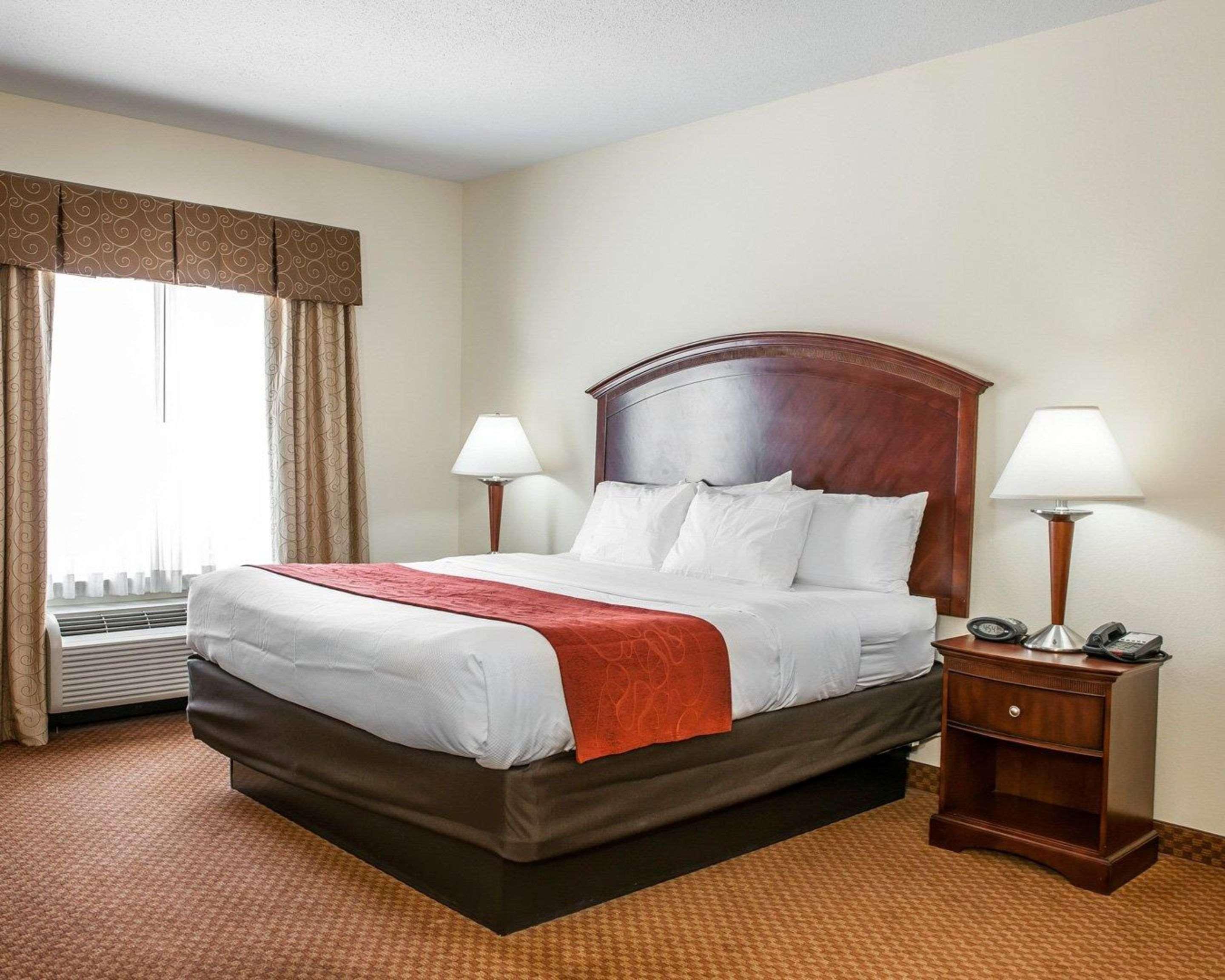 Comfort Suites Near Indianapolis Airport Exterior photo