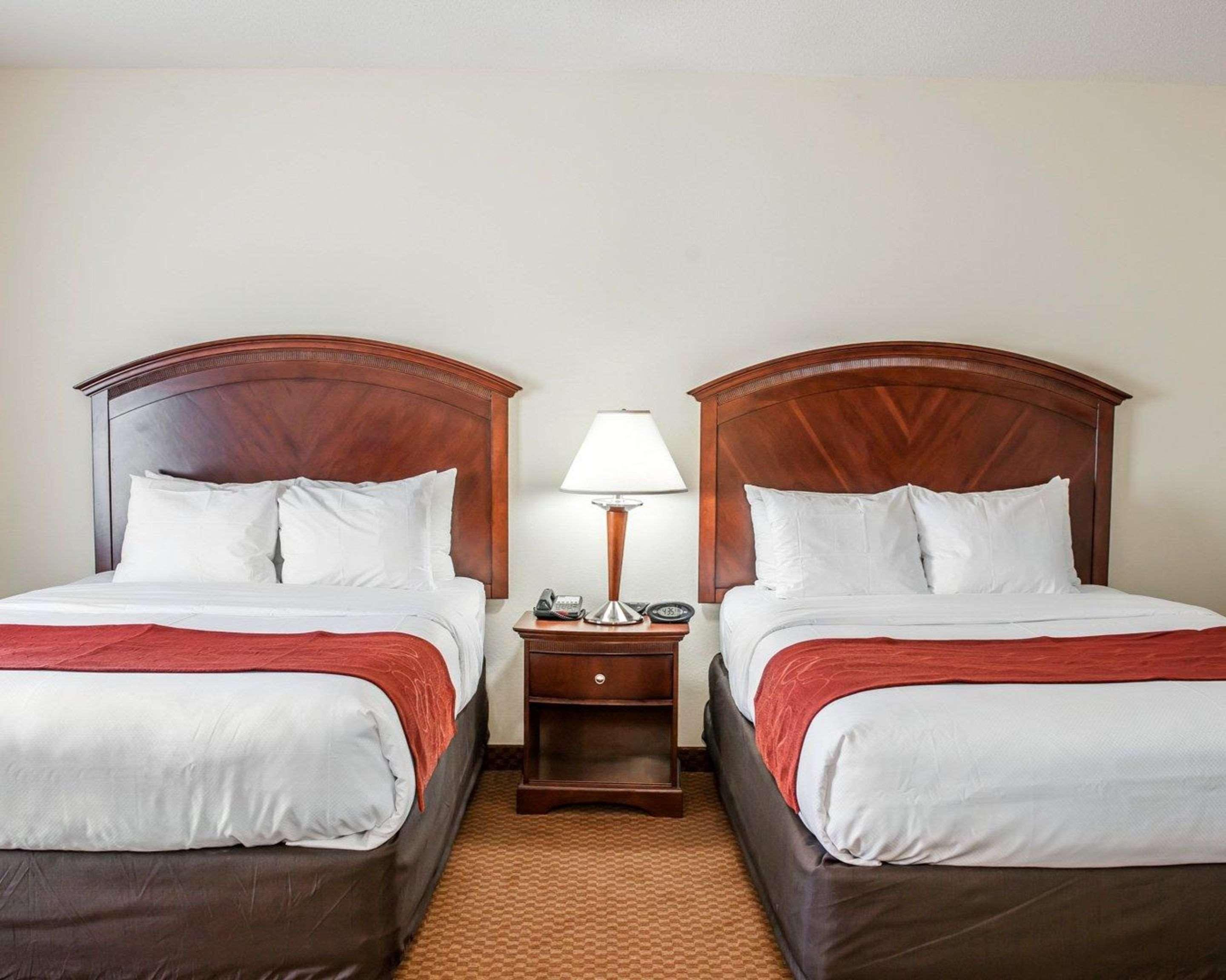 Comfort Suites Near Indianapolis Airport Exterior photo