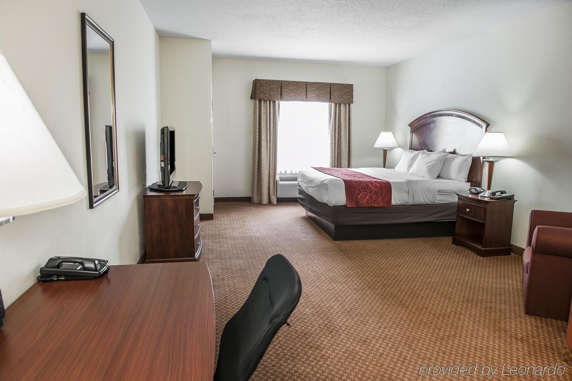 Comfort Suites Near Indianapolis Airport Exterior photo