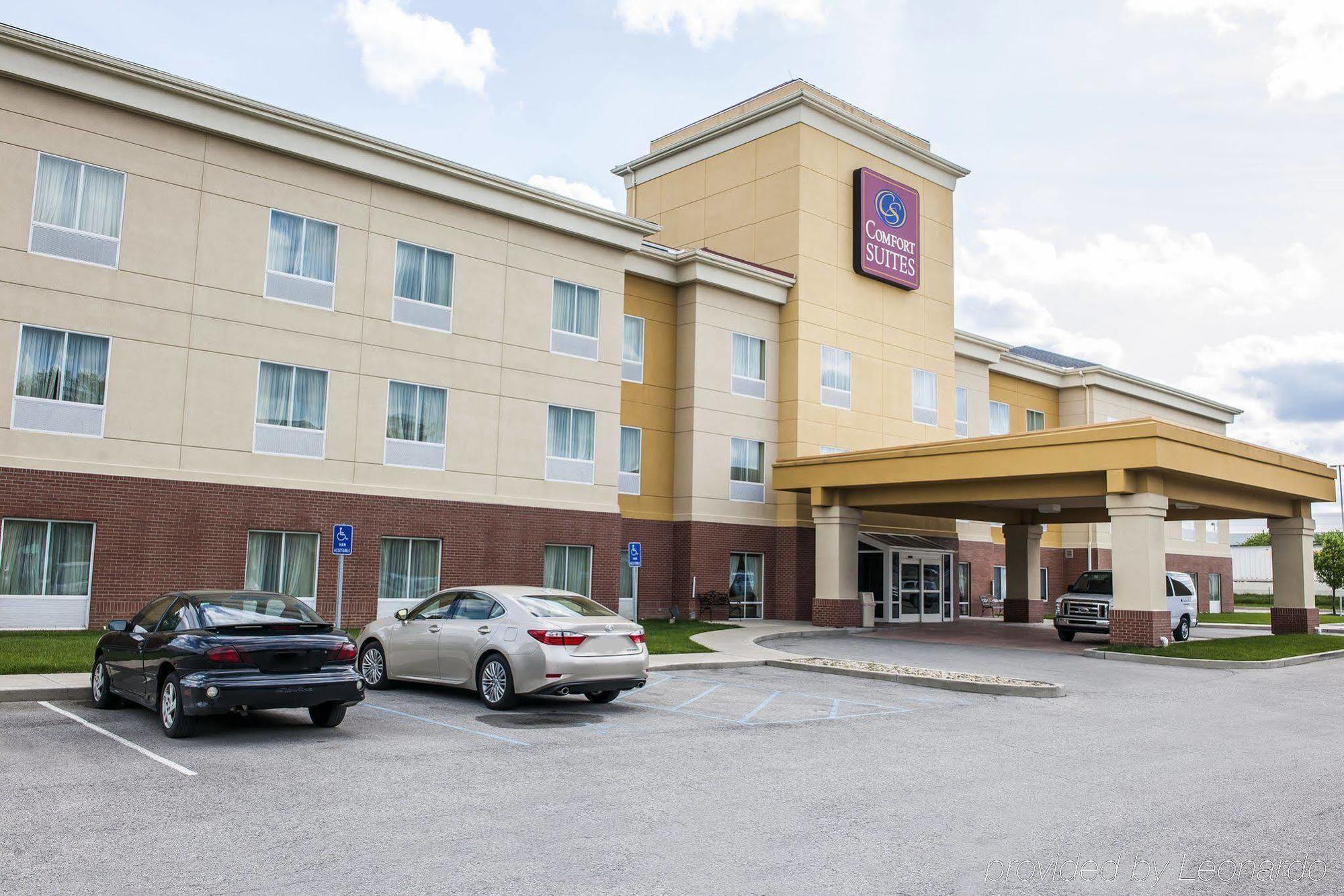 Comfort Suites Near Indianapolis Airport Exterior photo