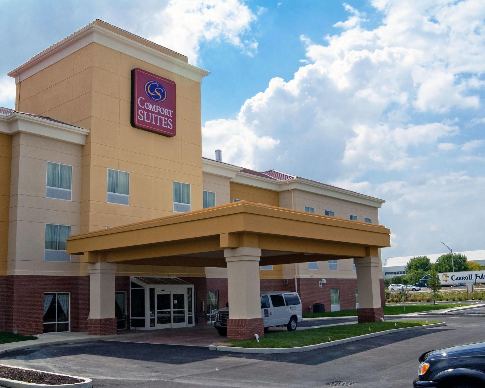 Comfort Suites Near Indianapolis Airport Exterior photo